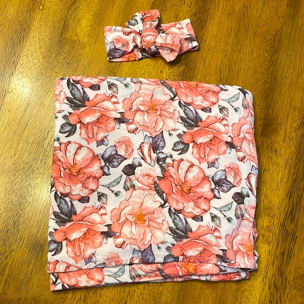 Posh Peanut Swaddle and Bow Set
